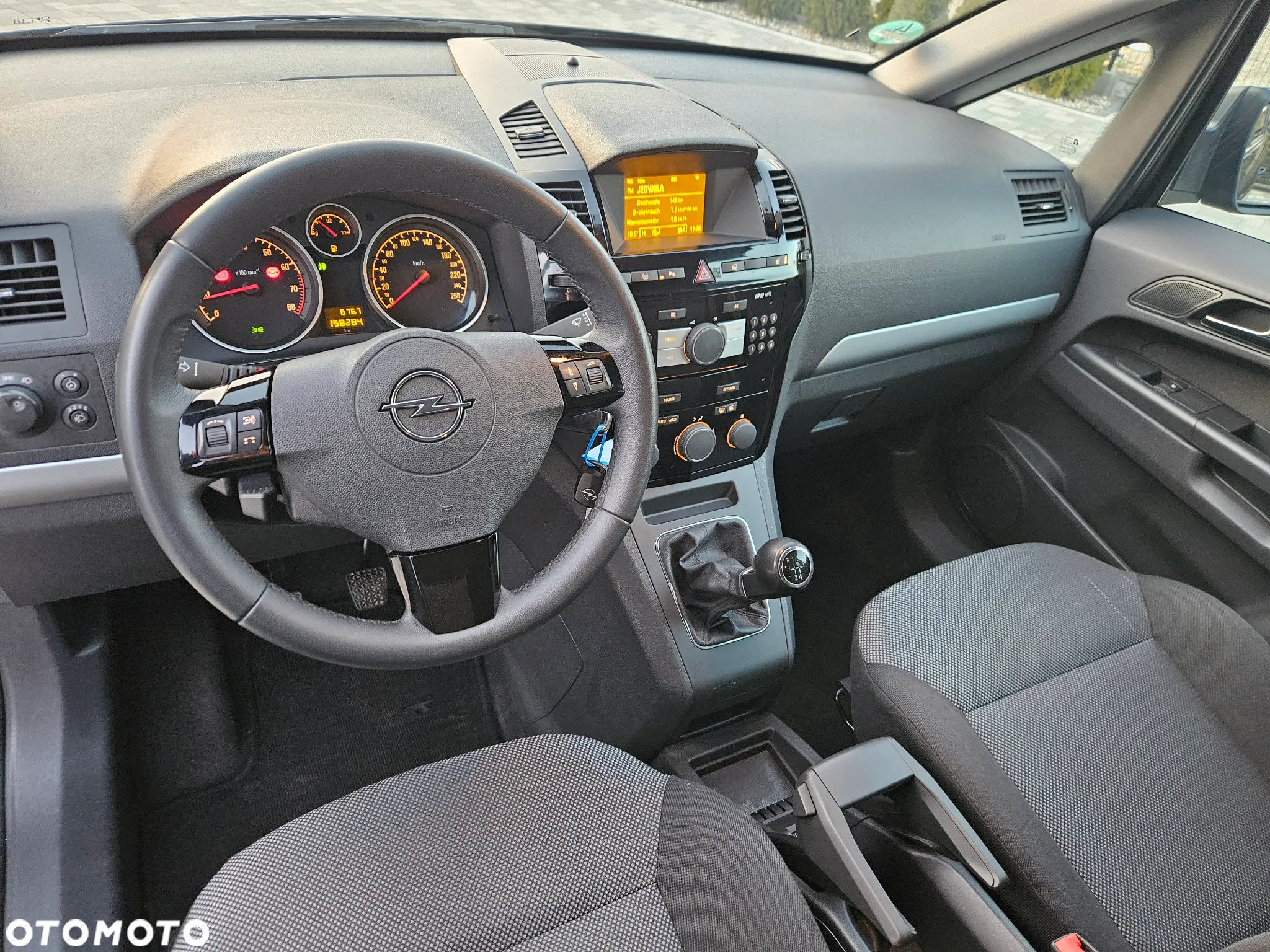 Opel Zafira 1.6 Cosmo - 9