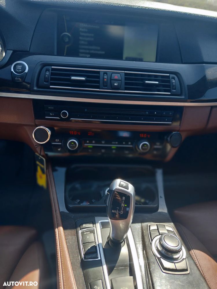BMW Seria 5 525d xDrive Touring - 16