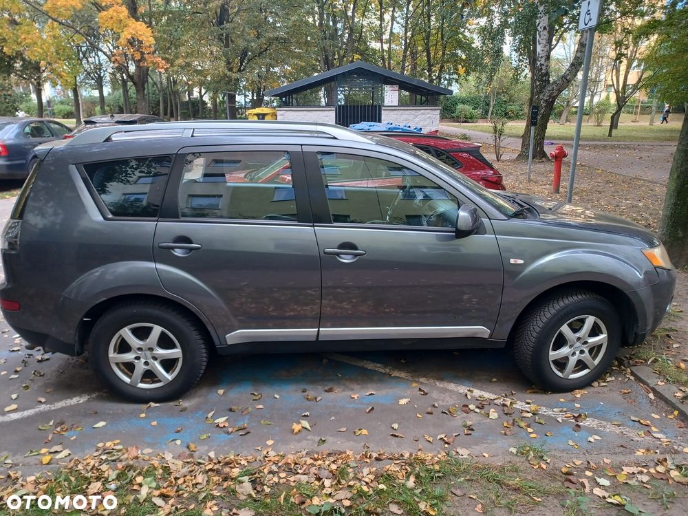 Mitsubishi Outlander - 3