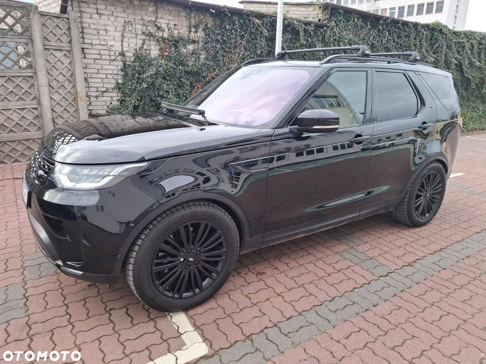 Land Rover Discovery V 3.0 SDV6 HSE Luxury - 18
