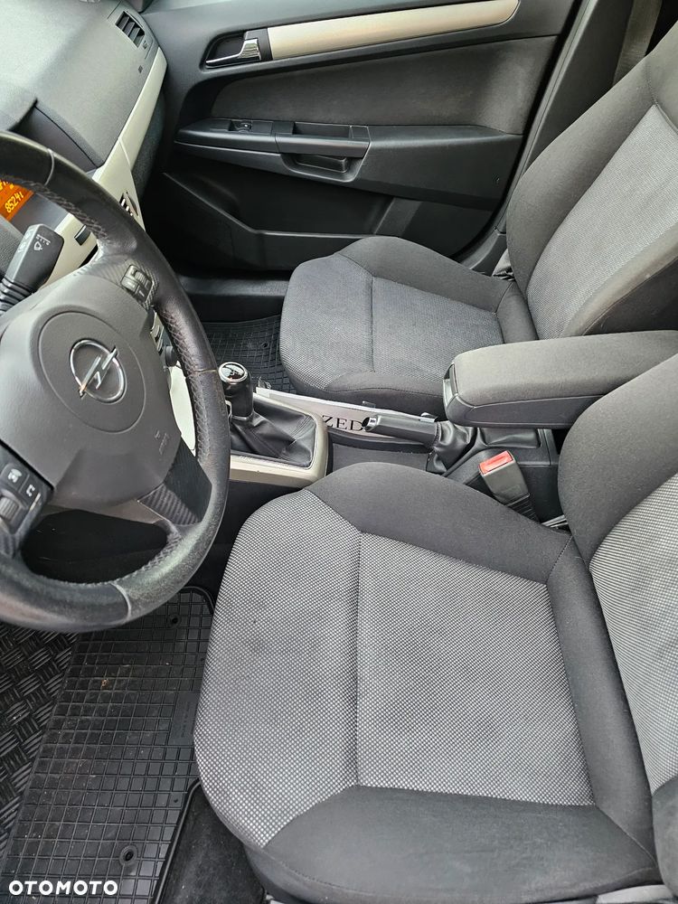 Opel Astra 1.6 Design Edition - 14