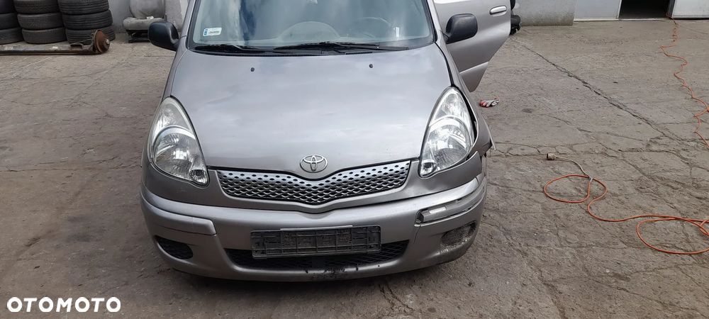 TOYOTA YARIS verso 1 maska - 2