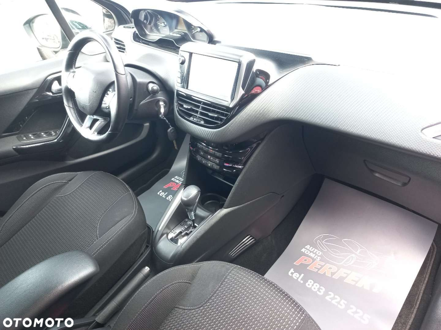 Peugeot 208 - 14