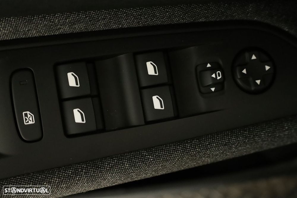 Peugeot 3008 1.6 Hybrid Allure e-EAT8 - 21