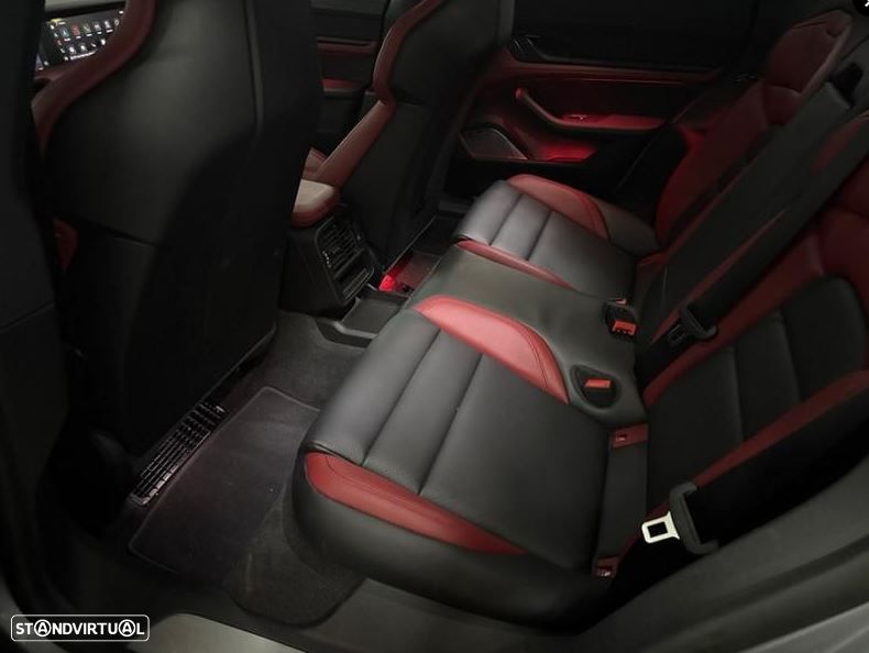Porsche Taycan Sport Turismo 4S - 12