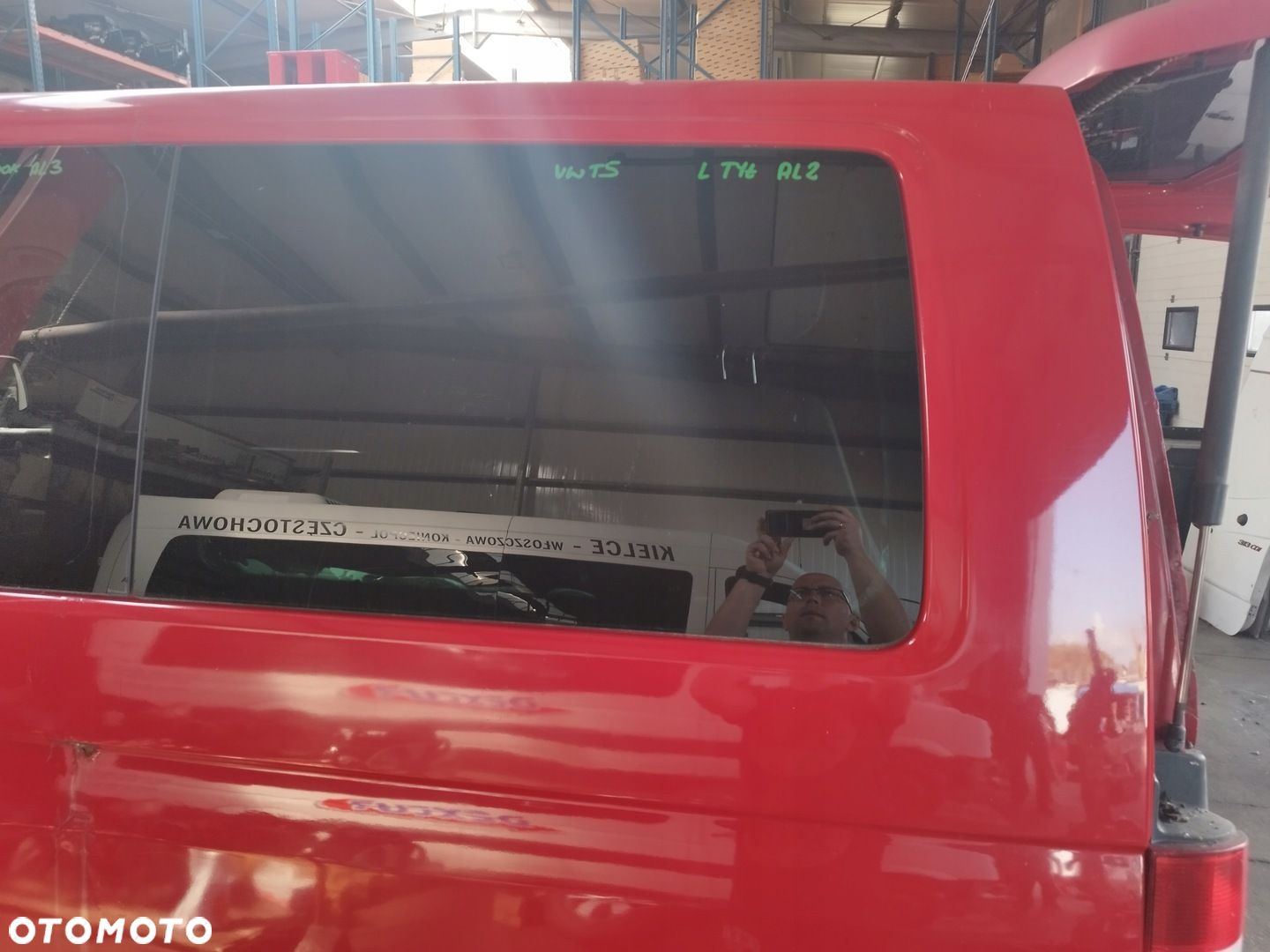 SZYBA BOCZNA TYLNA TYL LEWA VW TRANSPORTER T5 KROTKI AL2 - 1