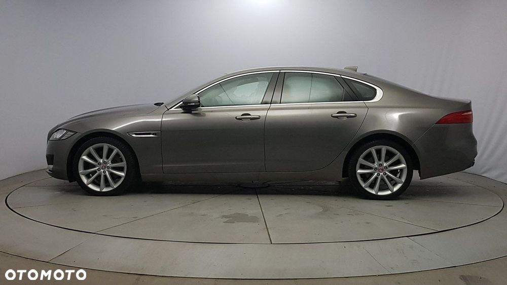 Jaguar XF - 4