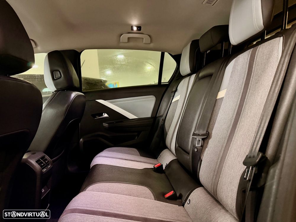 Opel Astra 1.2 T Edition - 5