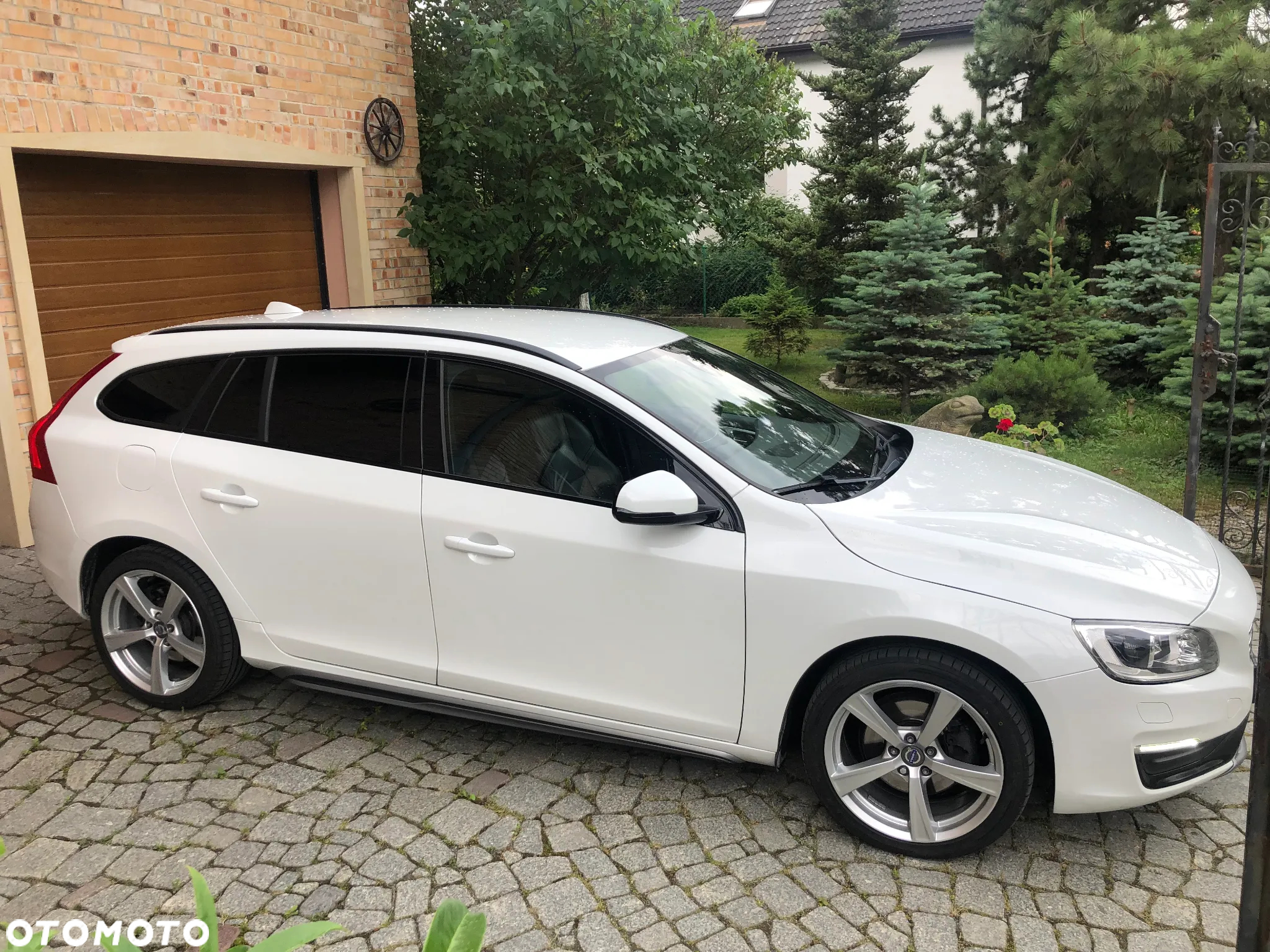 Volvo V60 D4 Drive-E Dynamic Edition (Momentum) - 4