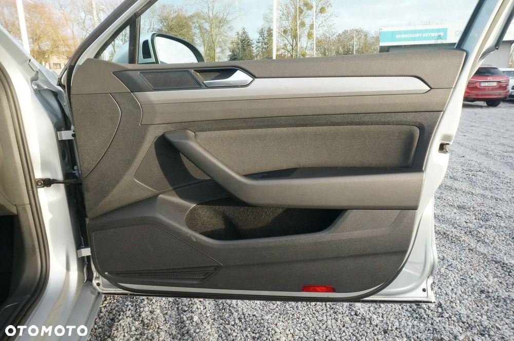 Volkswagen Passat 2.0 TDI EVO Essence - 25