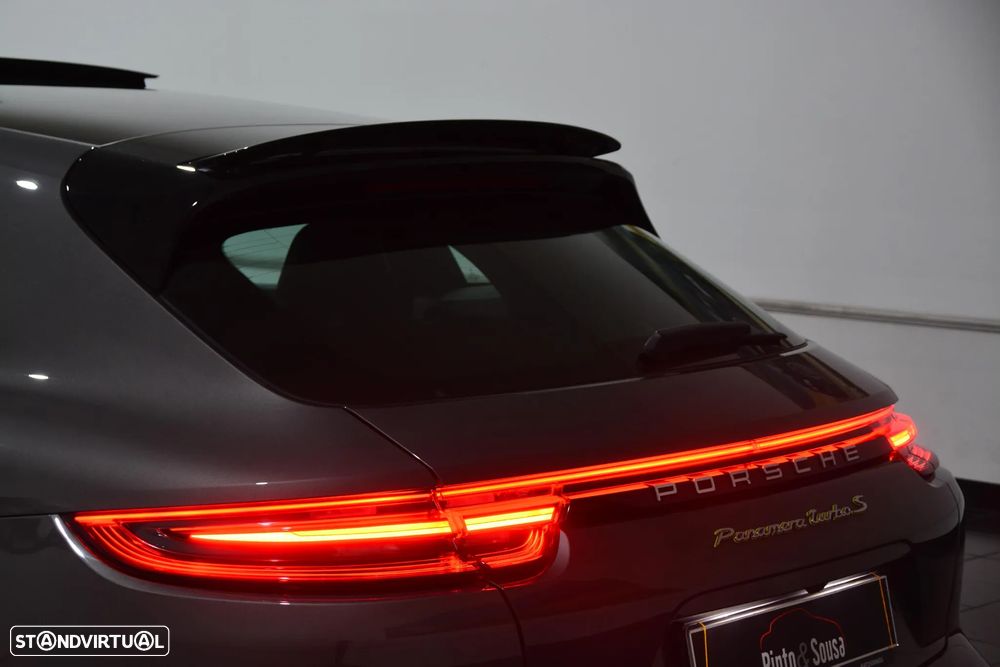 Porsche Panamera Sport Turismo Turbo S E-Hybrid - 12