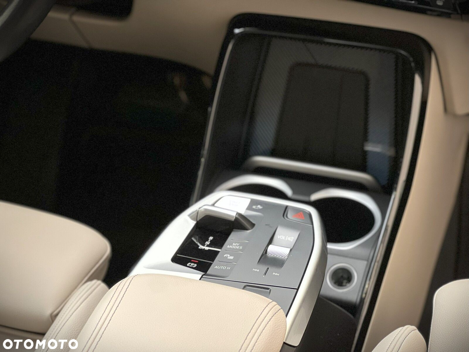 BMW iX1 - 16