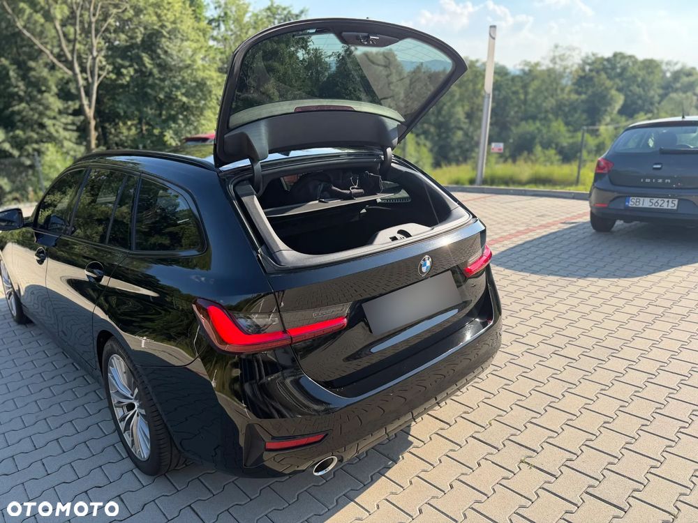 BMW Seria 3 320d xDrive mHEV - 8