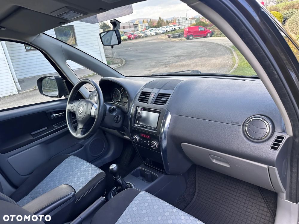 Suzuki SX4 1.6 VVT 4x4 Style - 23