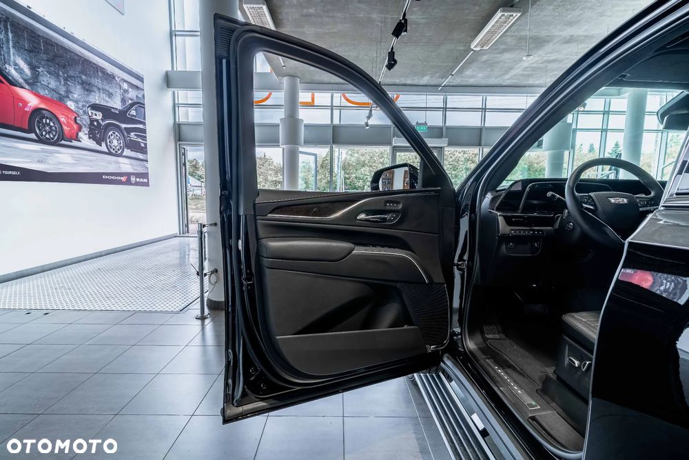 Cadillac Escalade - 18