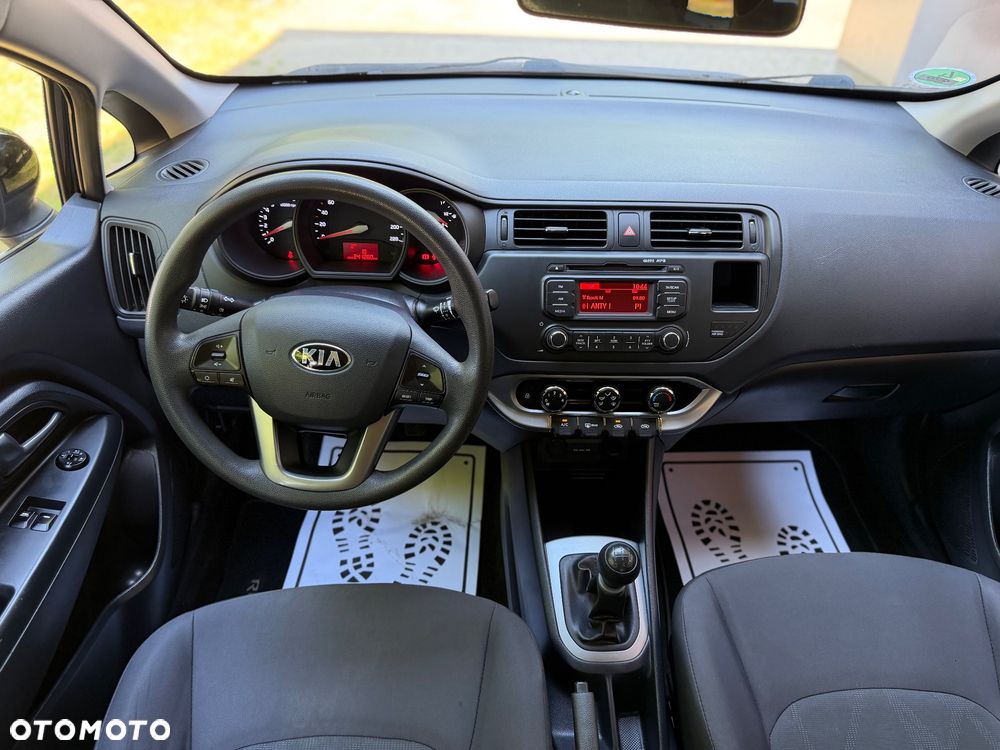 Kia Rio 1.2 Fifa World Cup Edition - 16