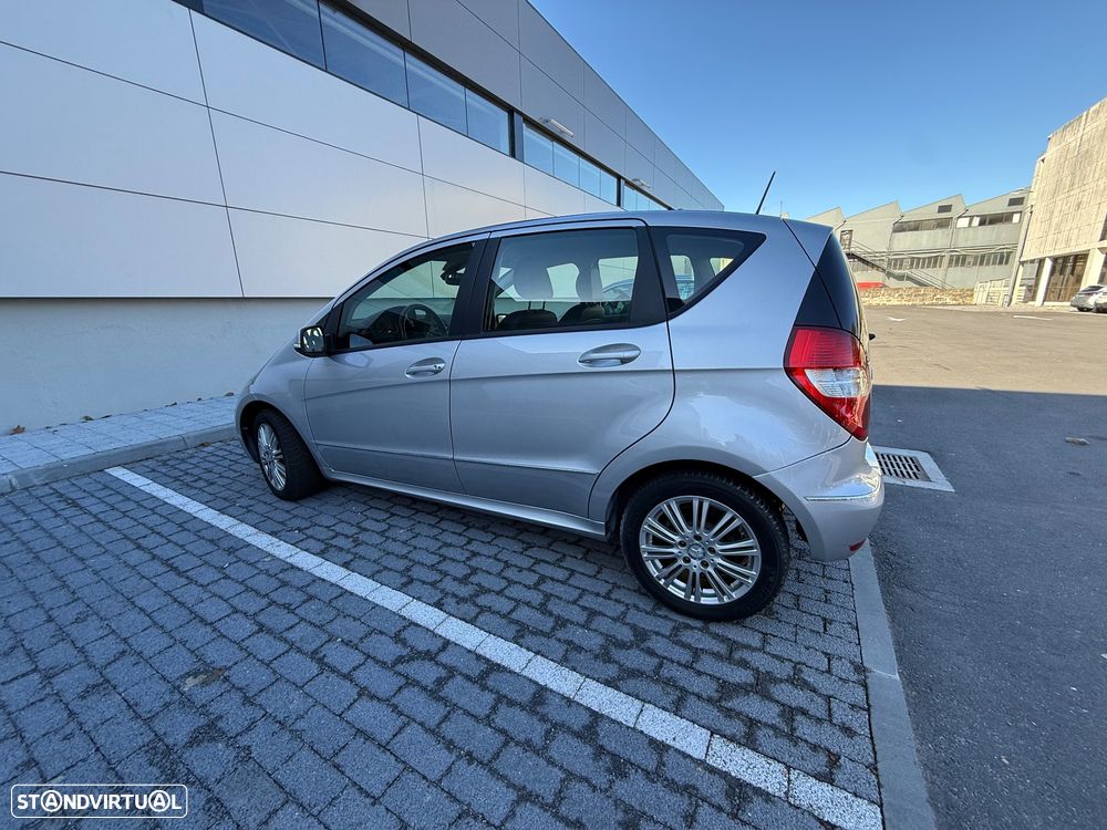 Mercedes-Benz A 180 CDi Elegance Automatic - 21