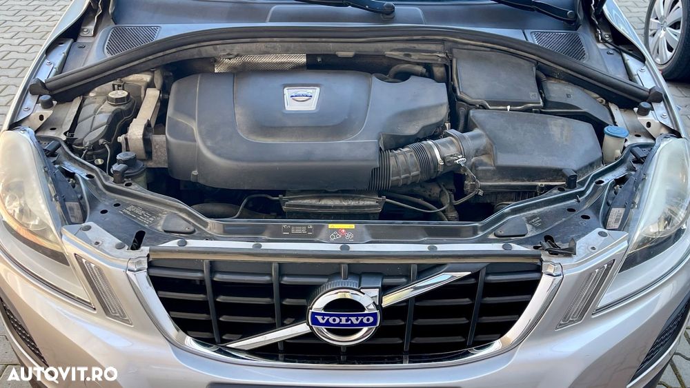 Volvo XC 60 2.4D AWD Momentum - 19