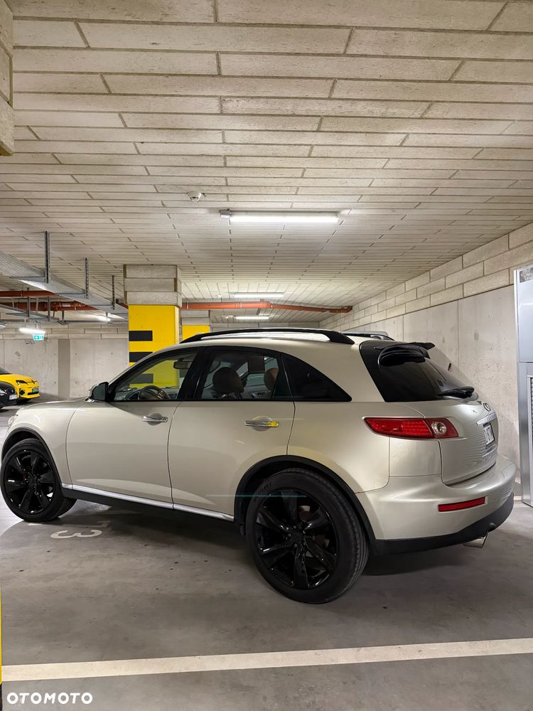 Infiniti FX - 8