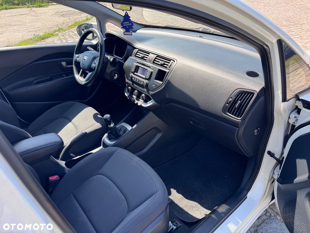 Kia Rio 1.2 Attract - 14