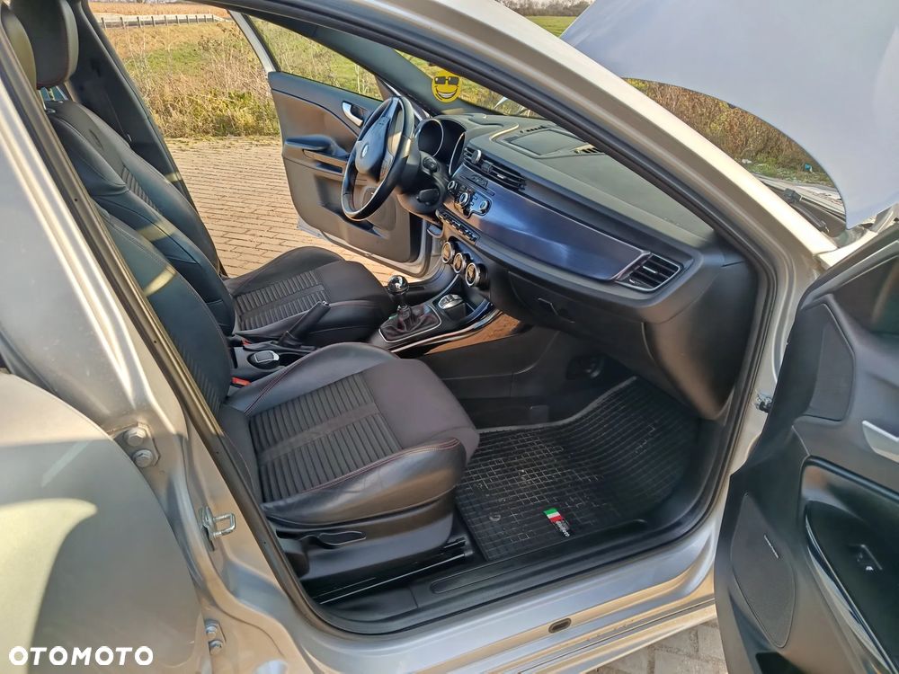 Alfa Romeo Giulietta 1.8 TBi 16V Quadrifoglio Verde - 15