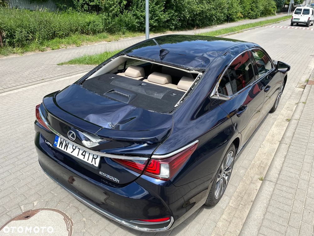 Lexus ES 300h Business Edition - 15