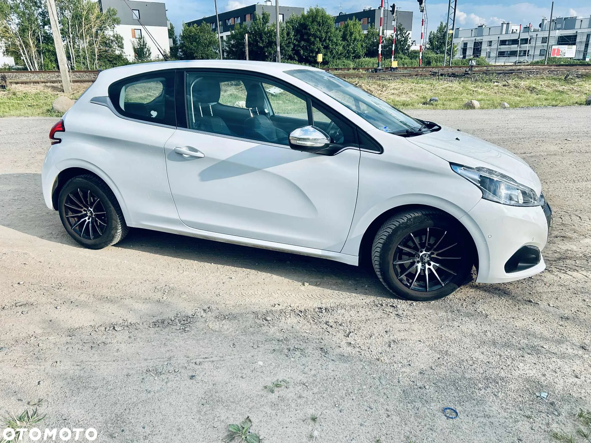 Peugeot 208 - 3