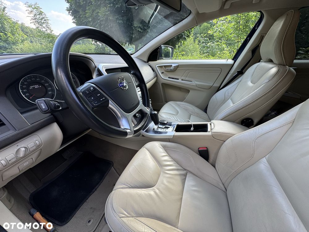 Volvo XC 60 - 4