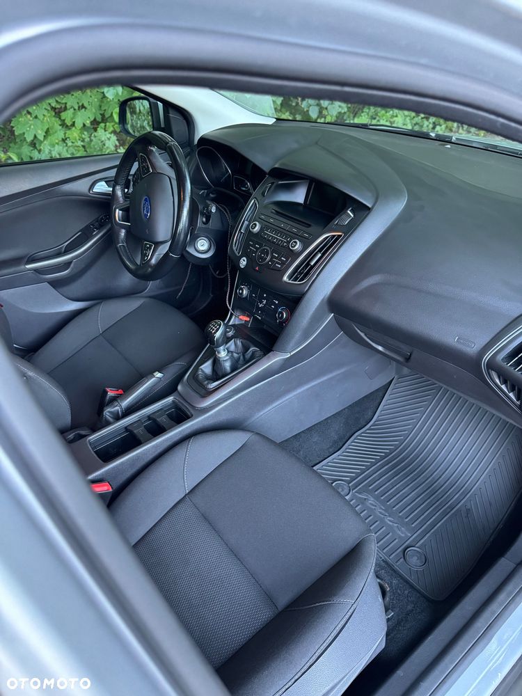 Ford Focus 1.5 TDCi SYNC Edition - 14