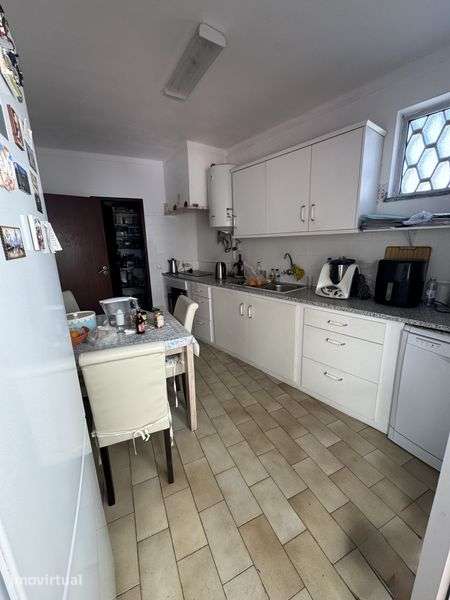 Apartamento T2, 1° andar com varanda e terraço - Grande imagem: 4/12