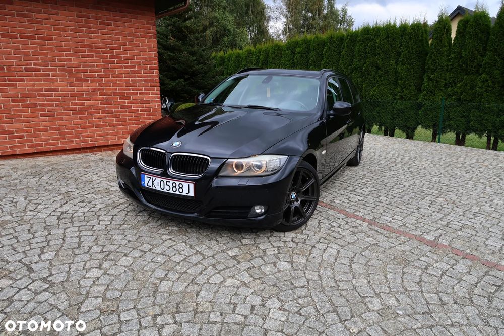 BMW Seria 3 318d Touring - 12