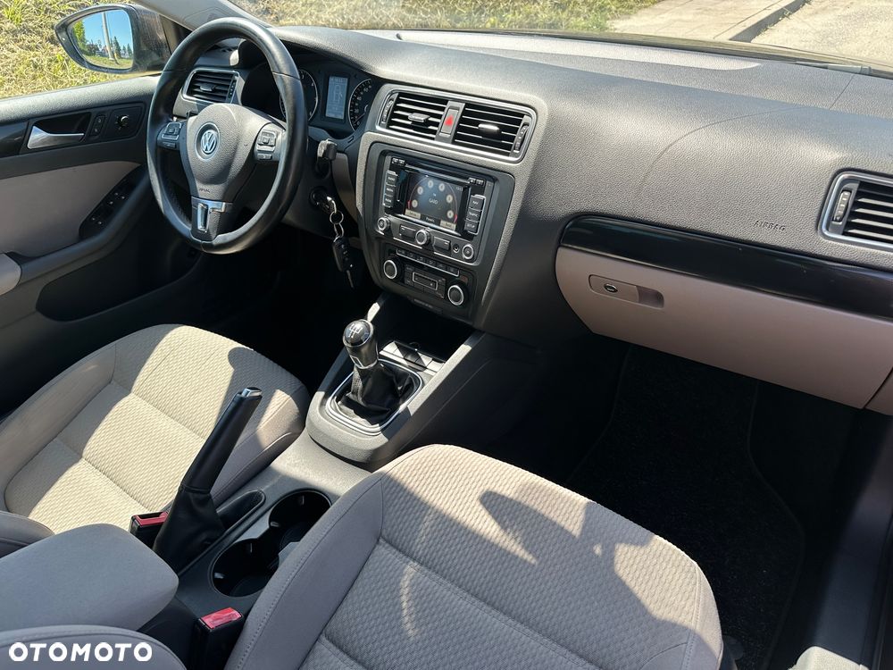 Volkswagen Jetta 1.6 TDI Blue Motion Technology Life - 18
