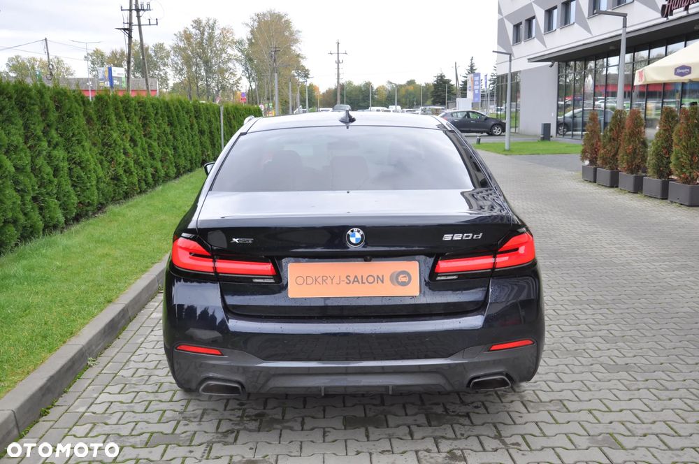 BMW Seria 5 520d Touring M Sport Edition - 6