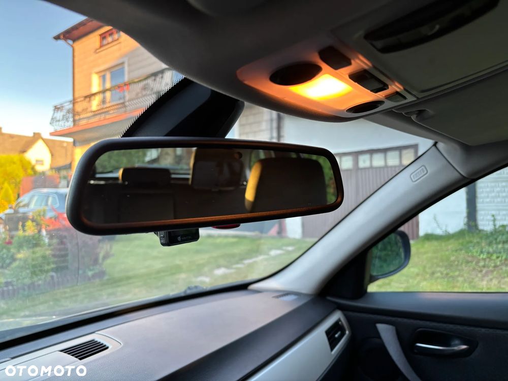 BMW Seria 3 318d - 21