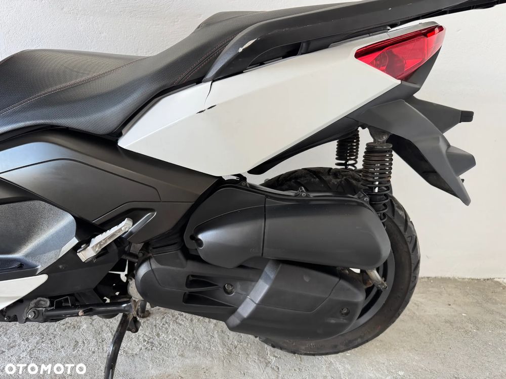 Yamaha X-max - 31