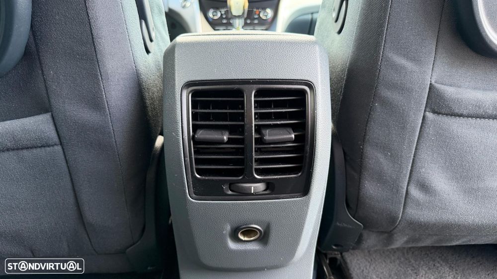 Ford C-Max 1.6 TDCi Titanium - 11