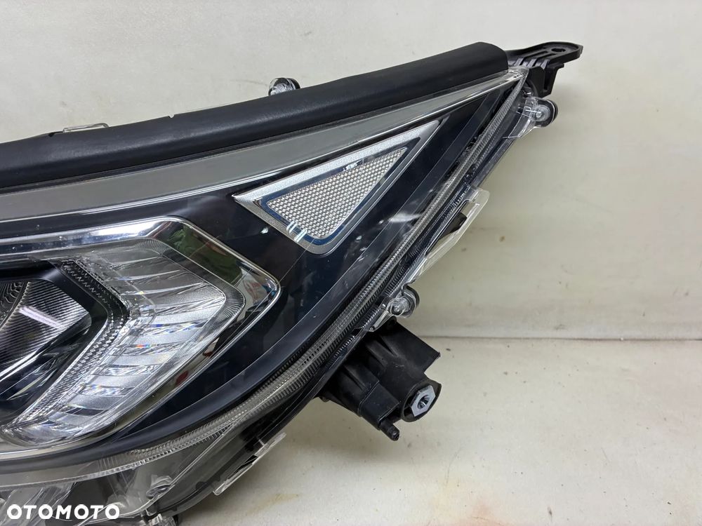 Reflektor | Lampa przednia / przód Toyota RAV4 | RAV 4 V - lewa strona | oryginalna - 89908-42020 - 3