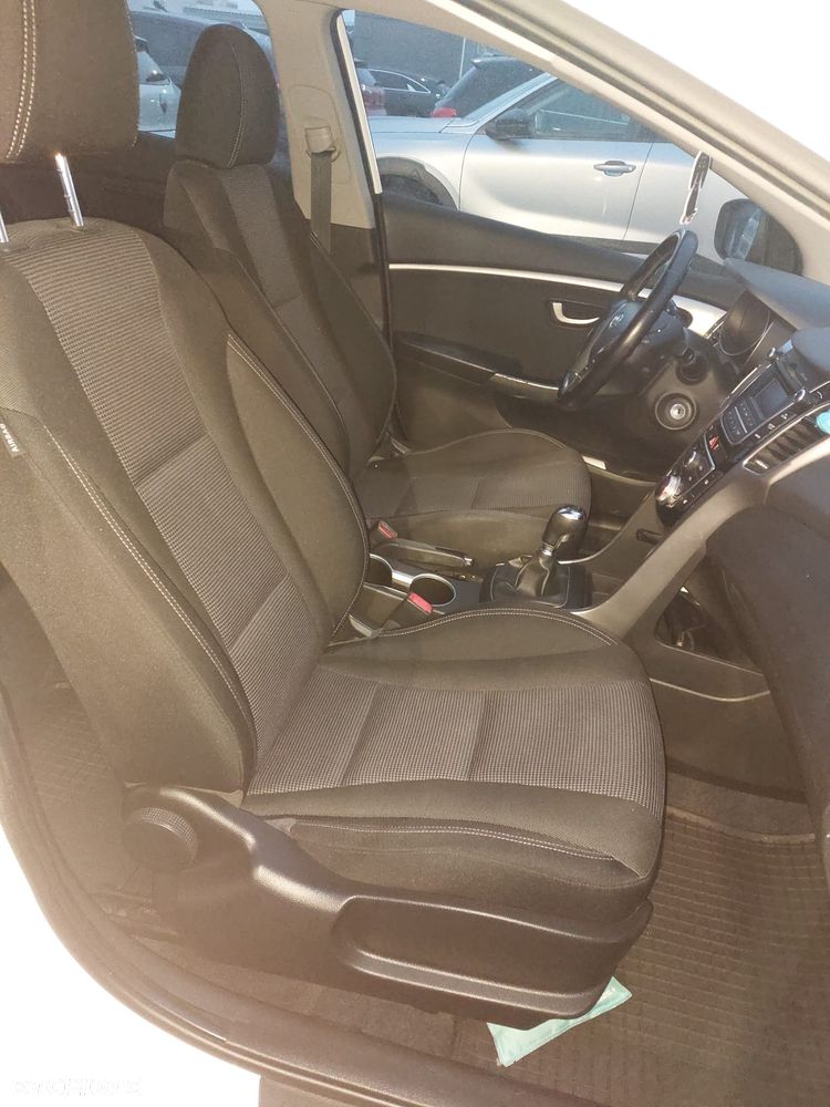 Hyundai i30 1.6 CRDi Comfort - 10