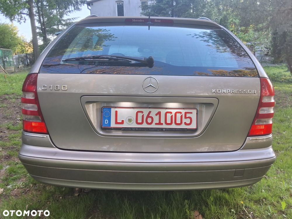 Mercedes-Benz Klasa C 200 Kompressor Avantgarde Sport Edition - 4