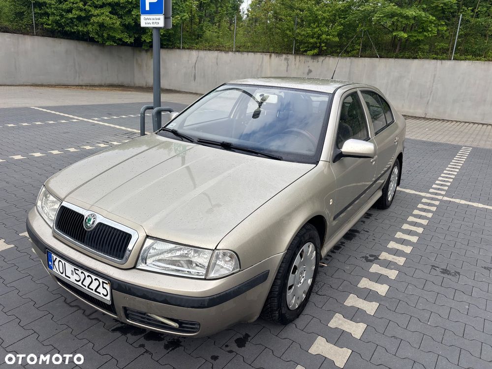 Skoda Octavia 1.6 Tour Plus - 2