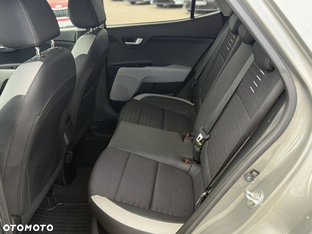 Kia Stonic - 13