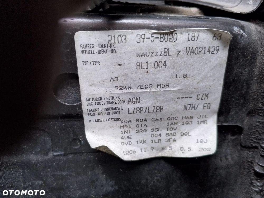 Audi A3 8L (1996-2003r.) 1.8 B 125KM. Silnik AGN Skrzynia CZM lakierLZ8P. Cały na części GWARANCJA !!!  Przód Tył Zestaw Komplet Drzwi Klapa Zderzak Błotnik Maska Grill Atrapa Szyba Pas Lampa Lusterko Boczki Fotel Kanapa Kokpit Deska Rozdzielcza Przełącznik Włącznik Sterownik Przewody Wiązka Instalacja Moduł Komputer Czujnik Listwa Pompa Alternator Wtryski Głowica Rozrusznik Kompresor Sprzęgło Dwumas Silnik Skrzynia ABS Klimatyzacji Paliwa Wspomagania Kolektor Turbina Przepustnica Zawór Chłodnica Koło Hak Belka Sanki Zawieszenie Mcpherson Półoś Amortyzator Wydech Tłumik Zacisk Most - 4
