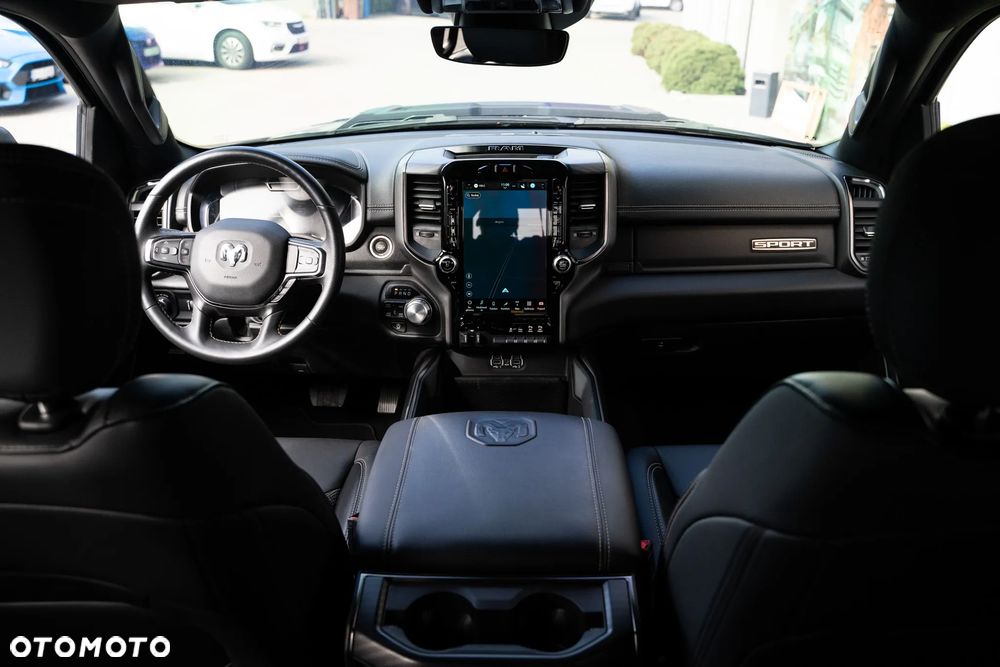 RAM 1500 Crew Cab Sport - 17