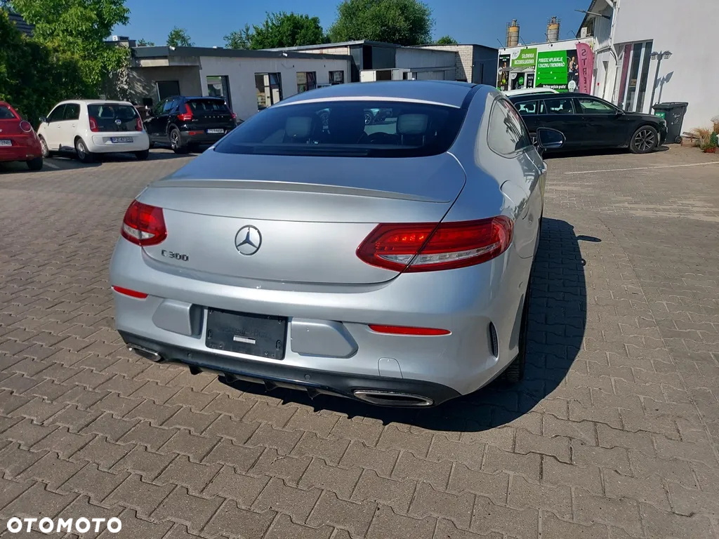 Mercedes-Benz Klasa C 300 Coupe 9G-TRONIC AMG Line - 24