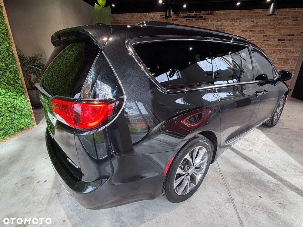 Chrysler Pacifica - 7