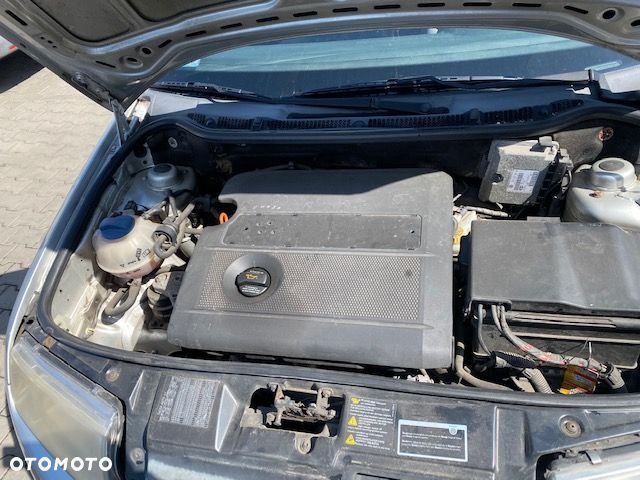 Fabia Kombi 1.4 16v BBY czesci maska zderzak lampa klapa - 4