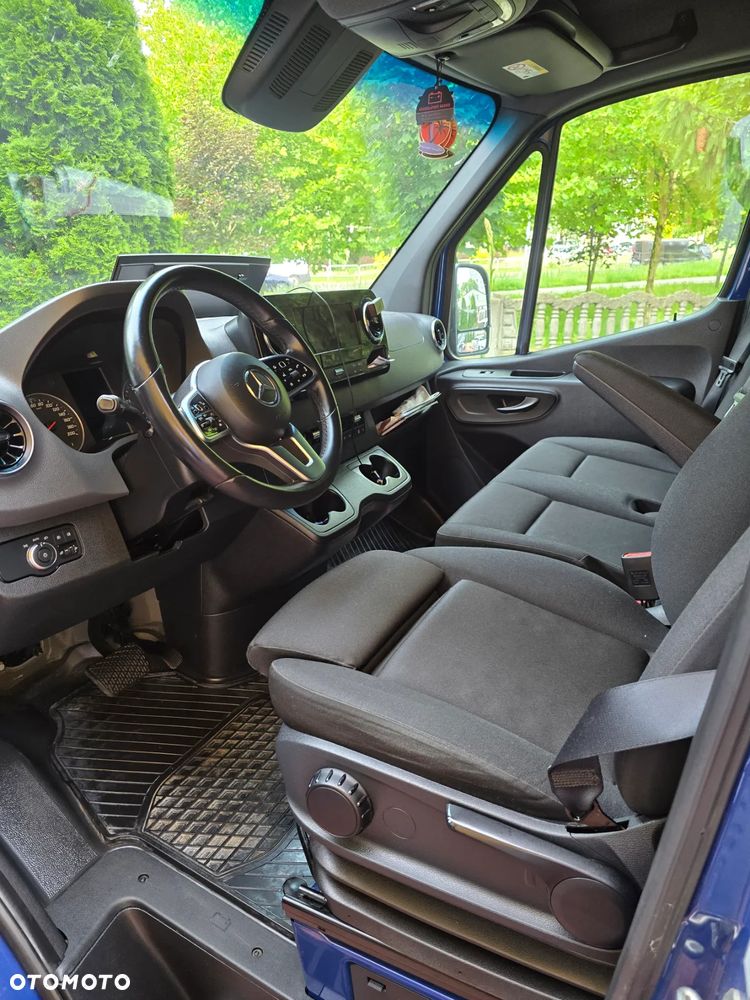 Mercedes-Benz Sprinter - 12