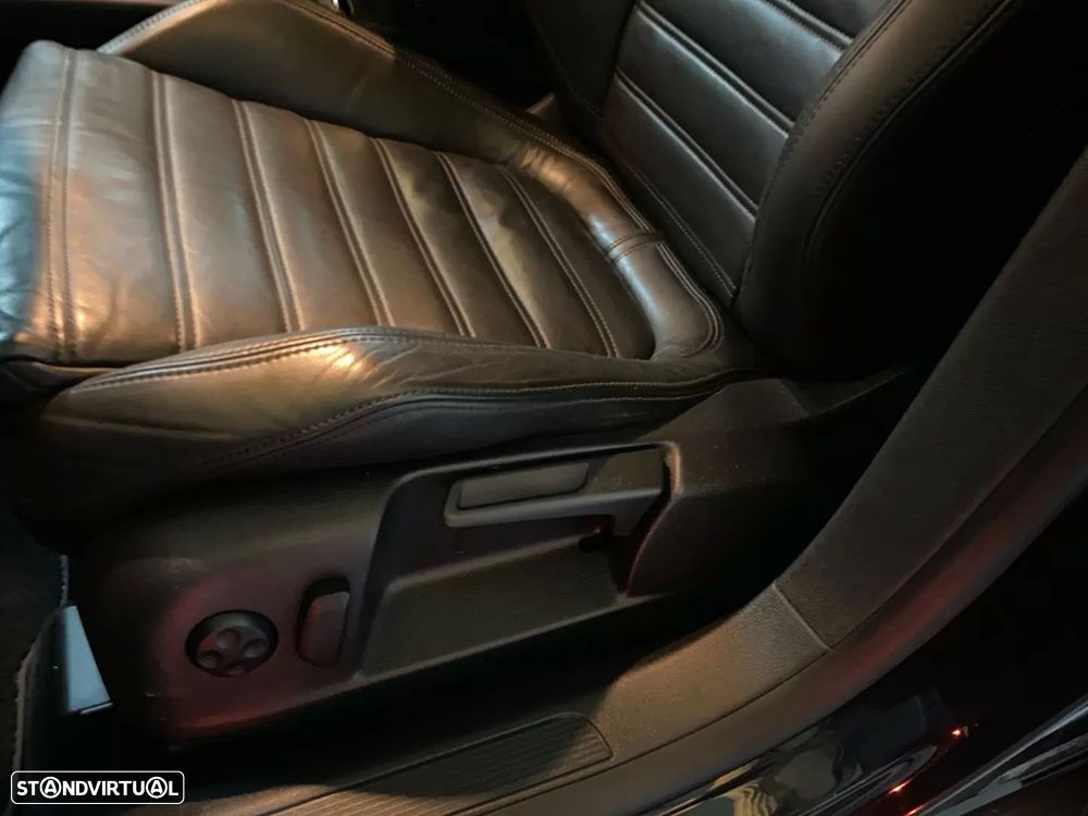 VW Passat Variant 2.0 TDi Highline - 17