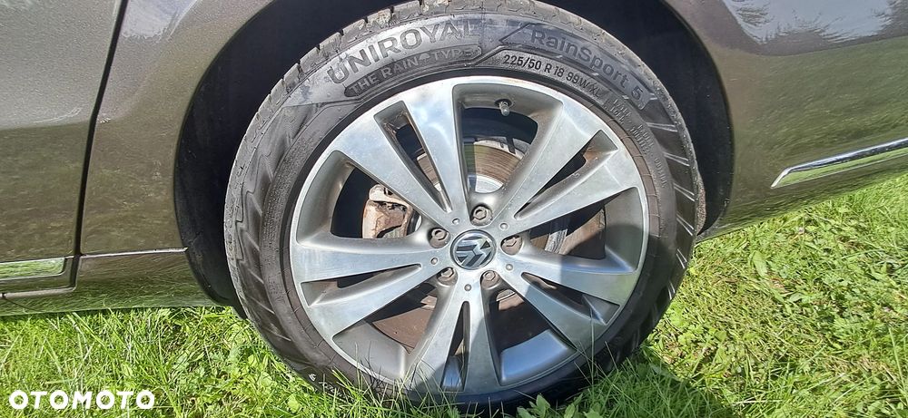 Volkswagen Passat 2.0 TDI Highline - 15