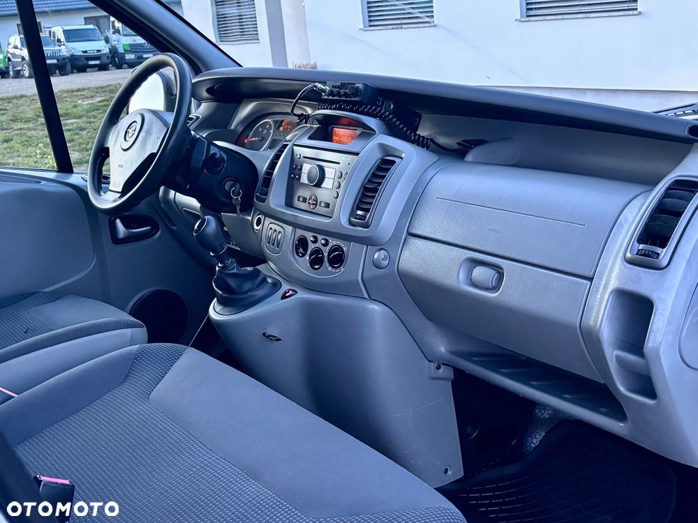 Opel Vivaro - 11